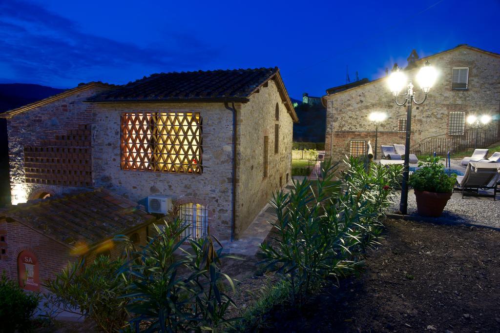 Suite Accommodation Mastiano Luaran gambar