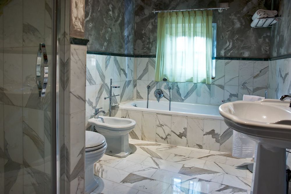 Suite Accommodation Mastiano Luaran gambar